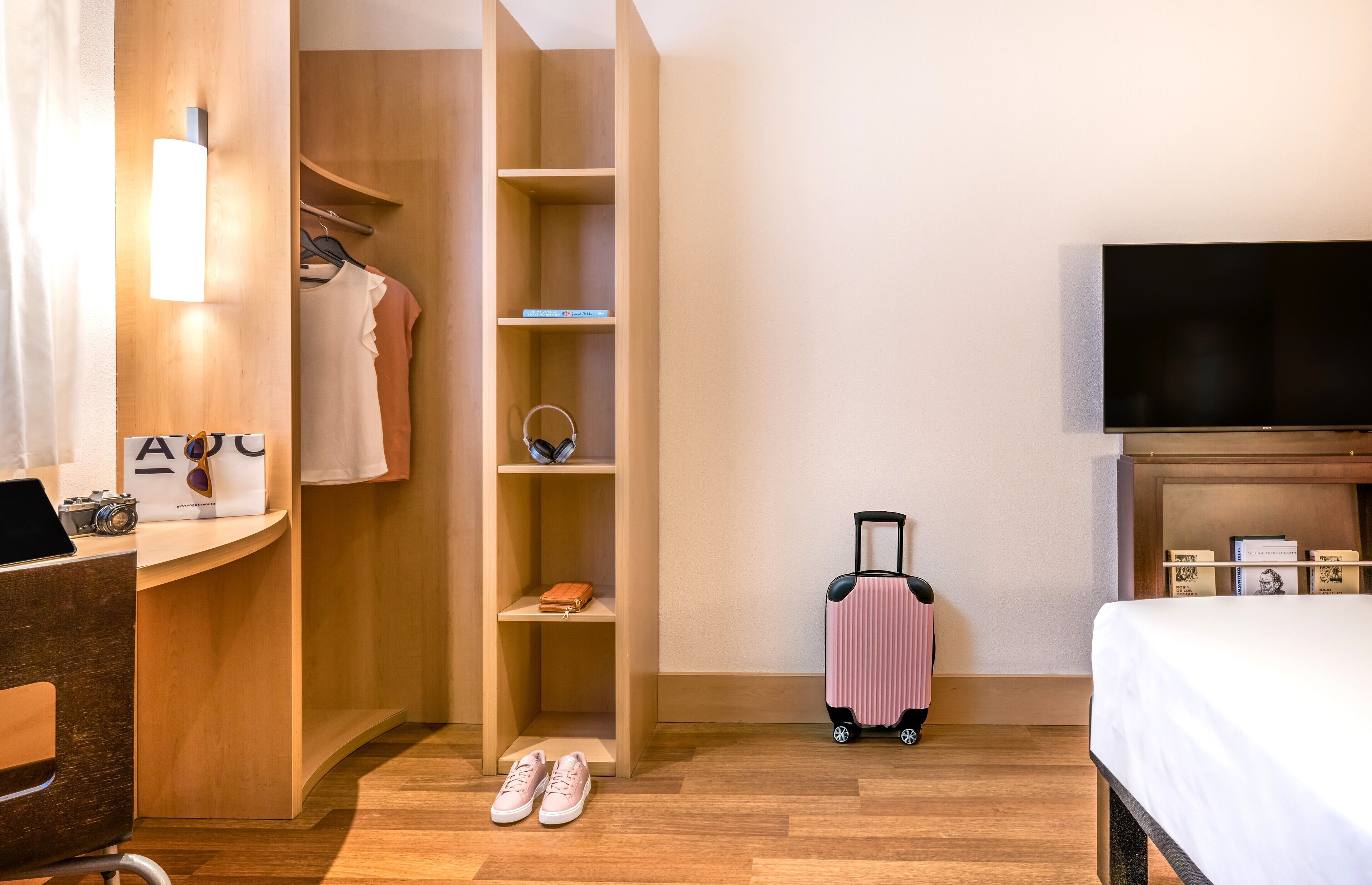 Room, 1 Double Bed | Premium bedding, down comforters, desk, laptop workspace