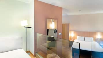Habitació superior, 1 llit doble | Roba de llit d'alta qualitat, cobrellits i escriptori