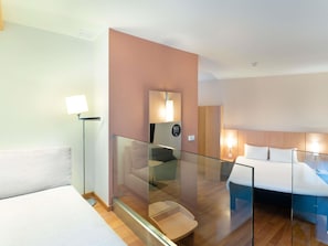 Habitació superior, 1 llit doble | Roba de llit d'alta qualitat, cobrellits i escriptori