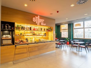 Esmorzar diari d'estil bufet (11.50 EUR per persona)