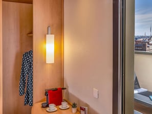 Zimmer, 1 Doppelbett, Terrasse | Hochwertige Bettwaren, Daunenbettdecken, Schreibtisch
