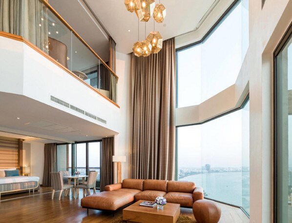 Free minibar items, in-room safe, individually furnished, desk - Cape Dara Resort (Pattaya)