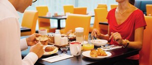 Daily buffet breakfast for a fee - Holiday Inn Munich- Westpark by IHG (Munich)