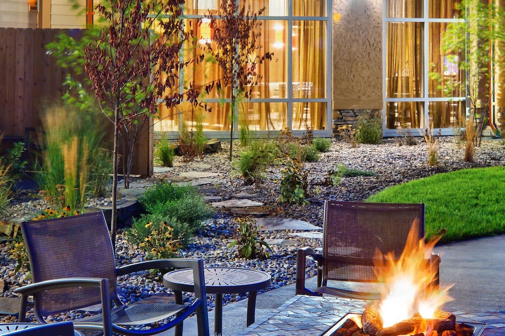 Clubhouse Hotel & Suites Pierre