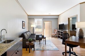 Luxury Suite, 1 King Bed, Corner (Walkout) | Pillowtop beds, in-room safe, desk, iron/ironing board - Clubhouse Hotel & Suites Pierre (Pierre)