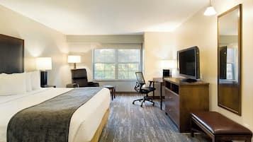 Classic Room, 1 King Bed | Pillowtop beds, in-room safe, desk, iron/ironing board