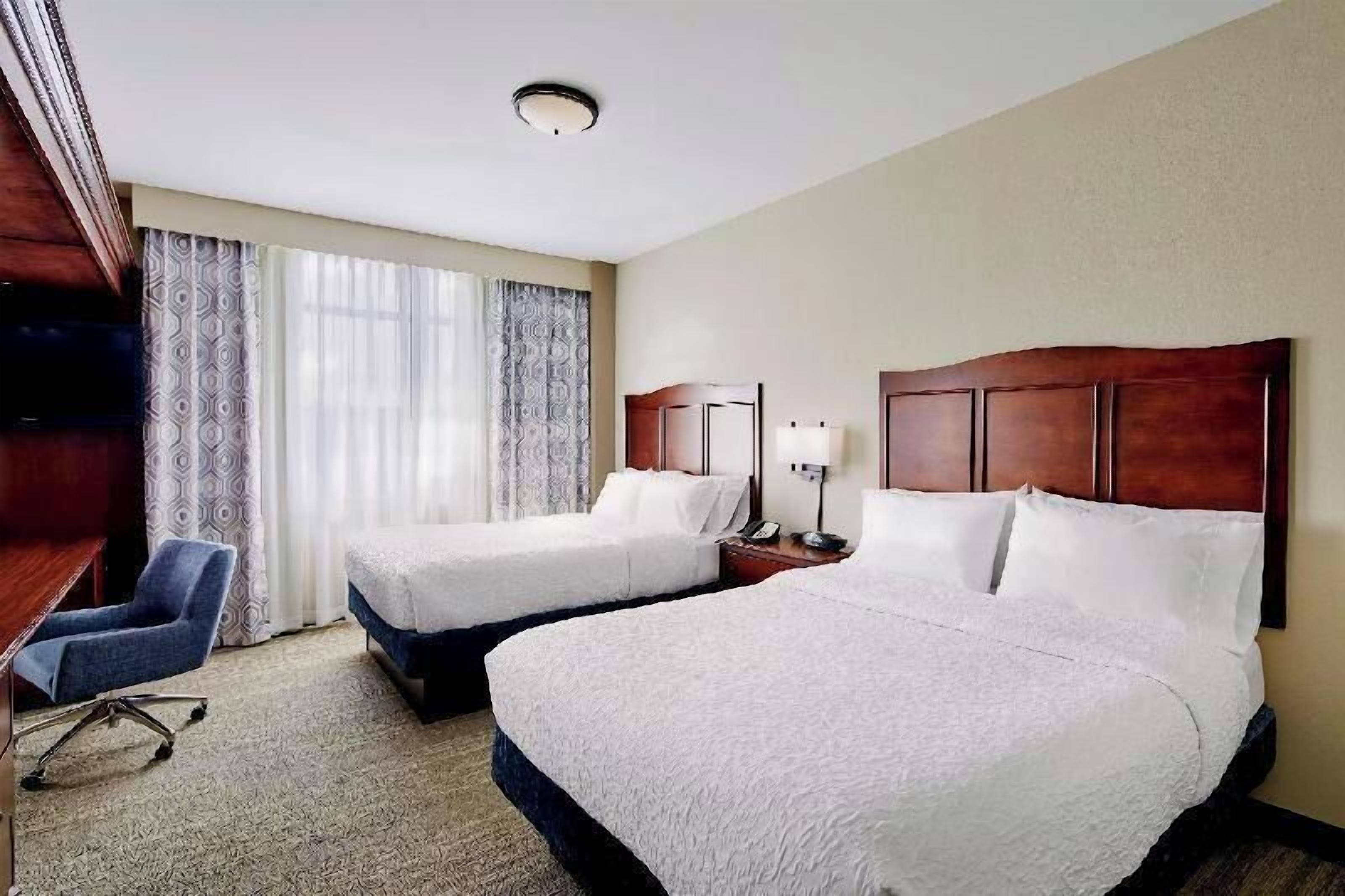 Hypo-allergenic bedding, in-room safe, desk, laptop workspace