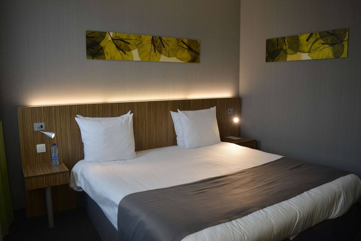 In-room safe, desk, blackout drapes, soundproofing