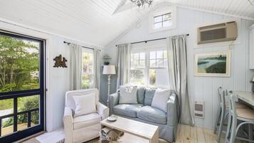 Cottage (Harbor) | Exterior