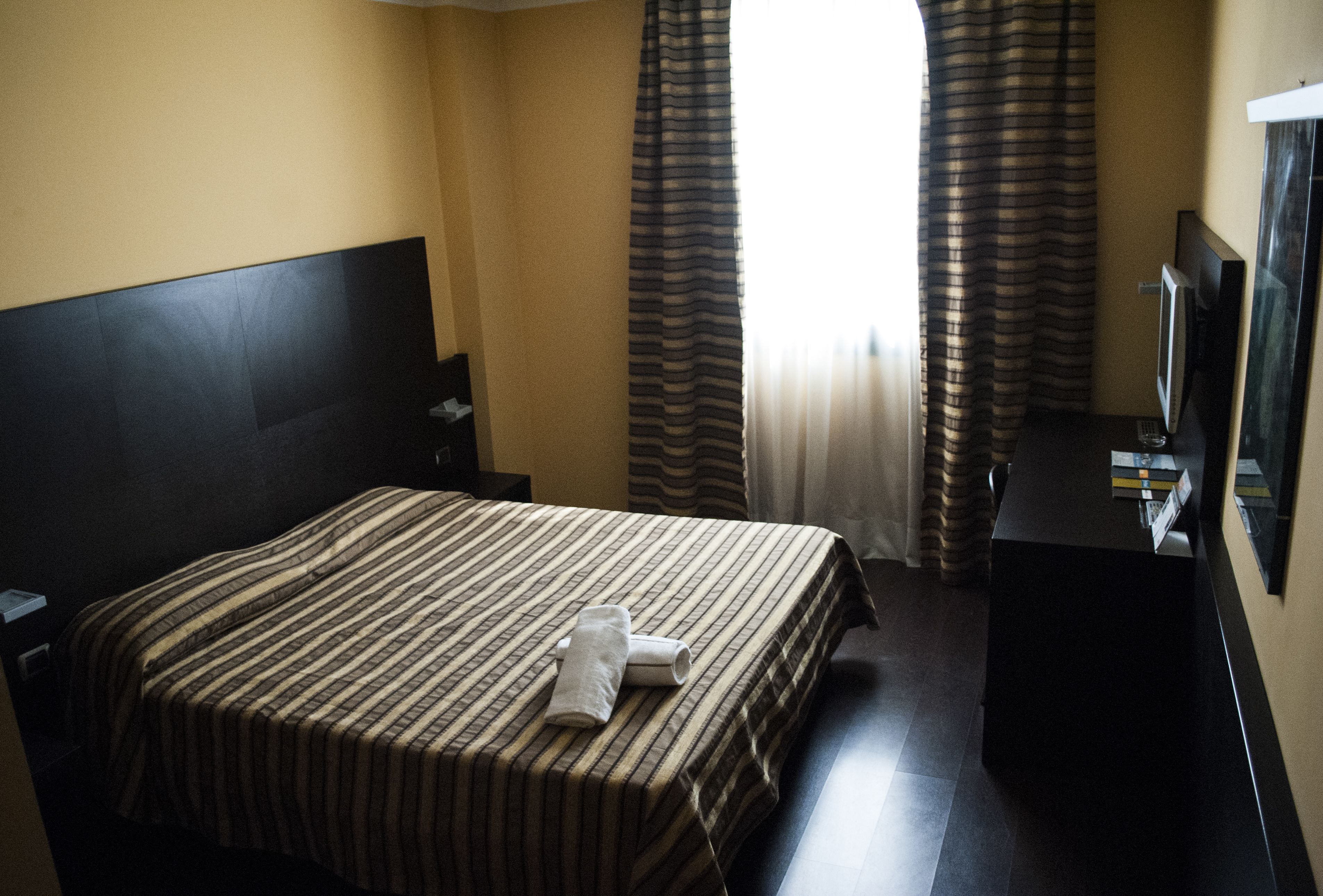comfort double room single use | 1 bedroom, minibar, in-room safe, desk