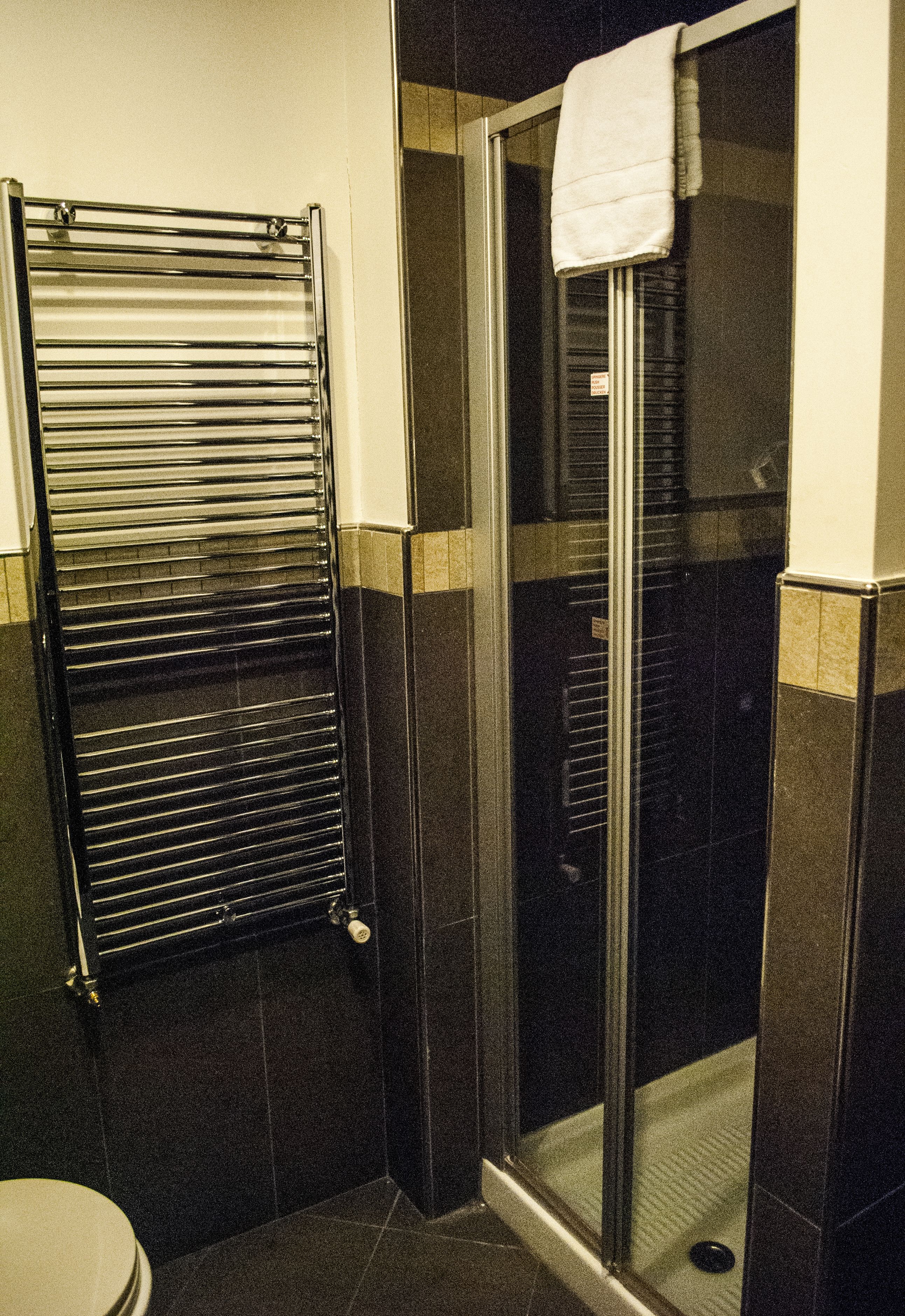 shower, rainfall showerhead, free toiletries, hair dryer