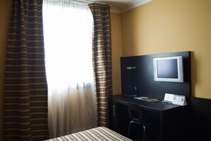 Minibar, in-room safe, desk, free WiFi - Vercelli Palace Hotel (Vercelli)