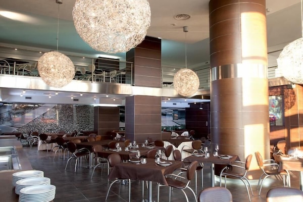 Café da manhã com buffet grátis todos os dias