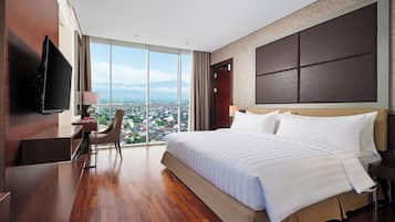 Suite, 1 Tempat Tidur Queen | Minibar, brankas, meja kerja, dan kedap suara