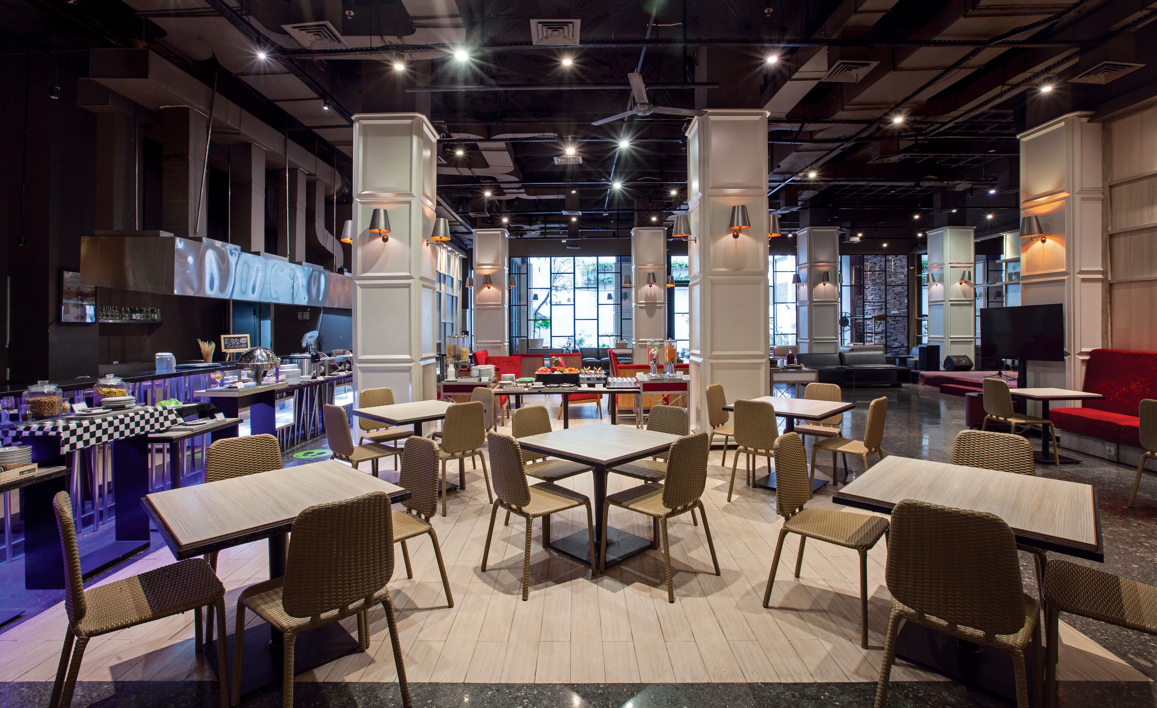 Foto - Sparks Life Jakarta, ARTOTEL Curated