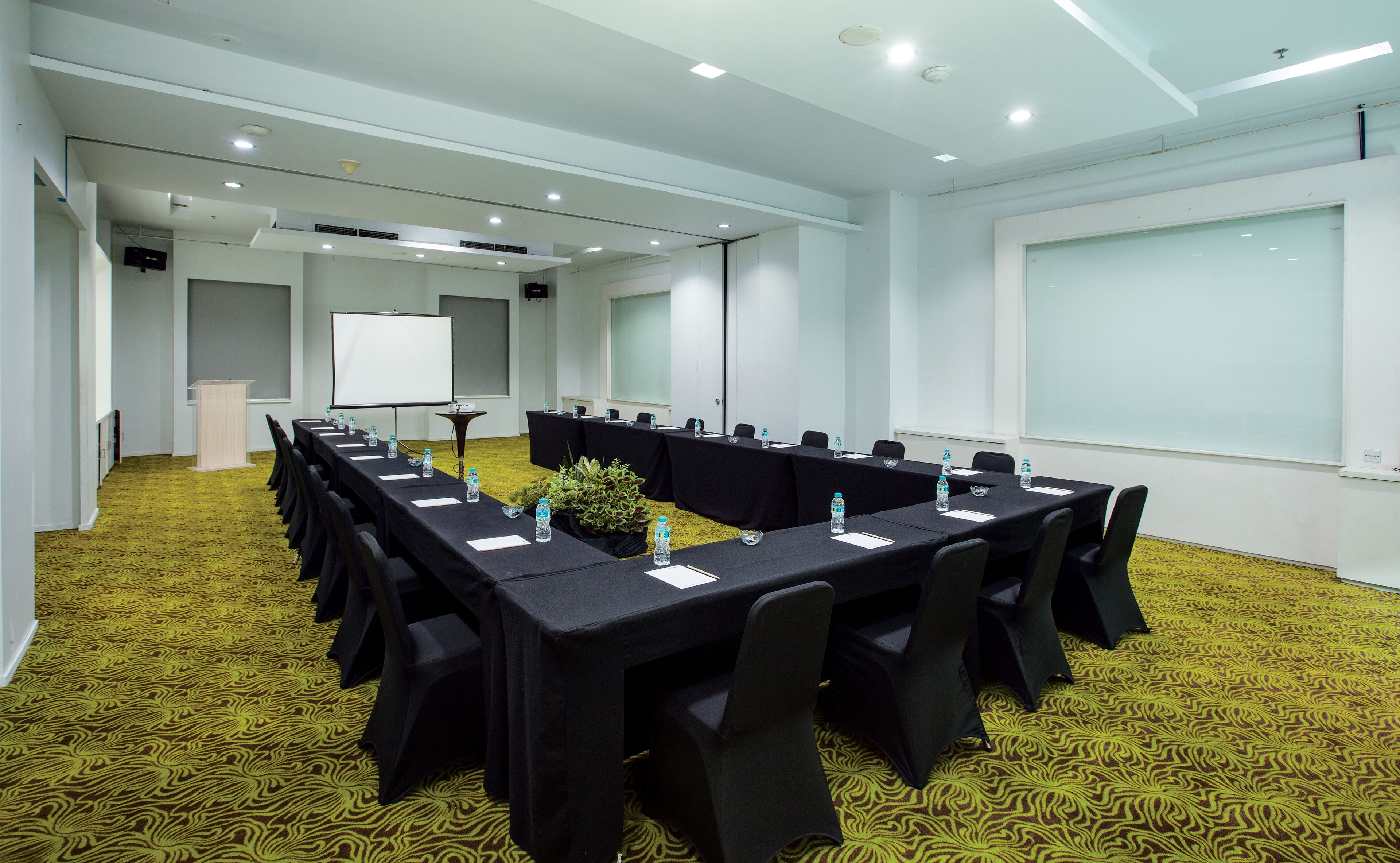 Foto - Sparks Life Jakarta, ARTOTEL Curated