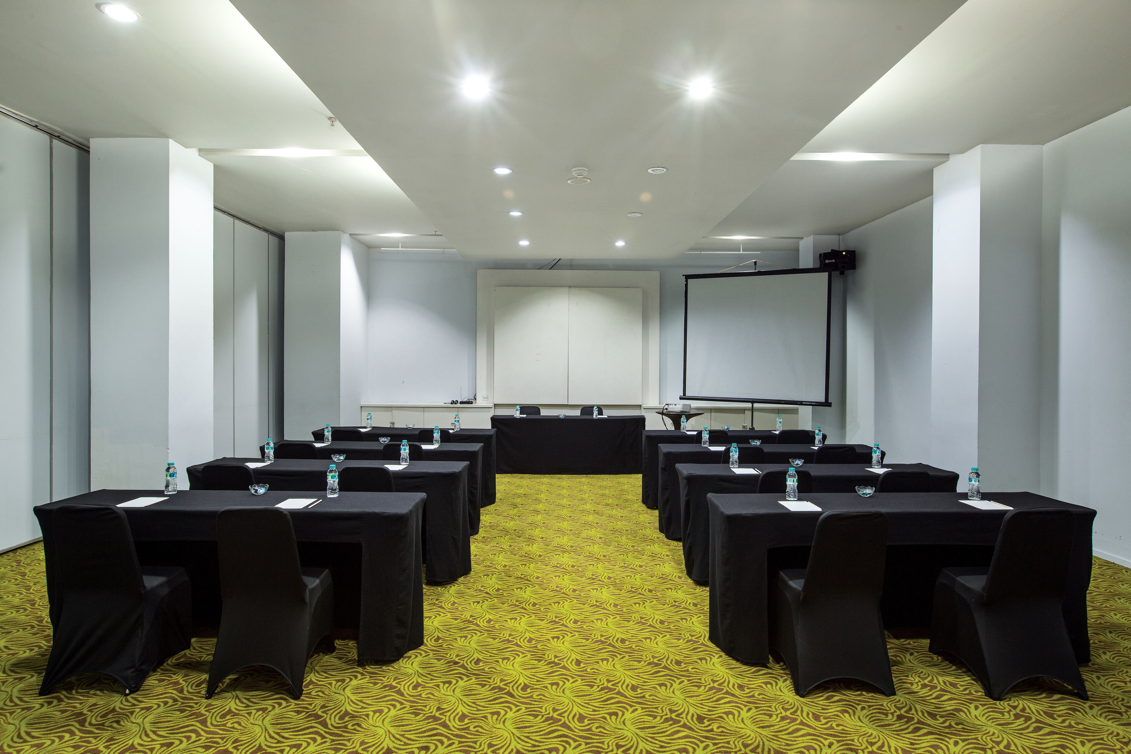 Foto - Sparks Life Jakarta, ARTOTEL Curated