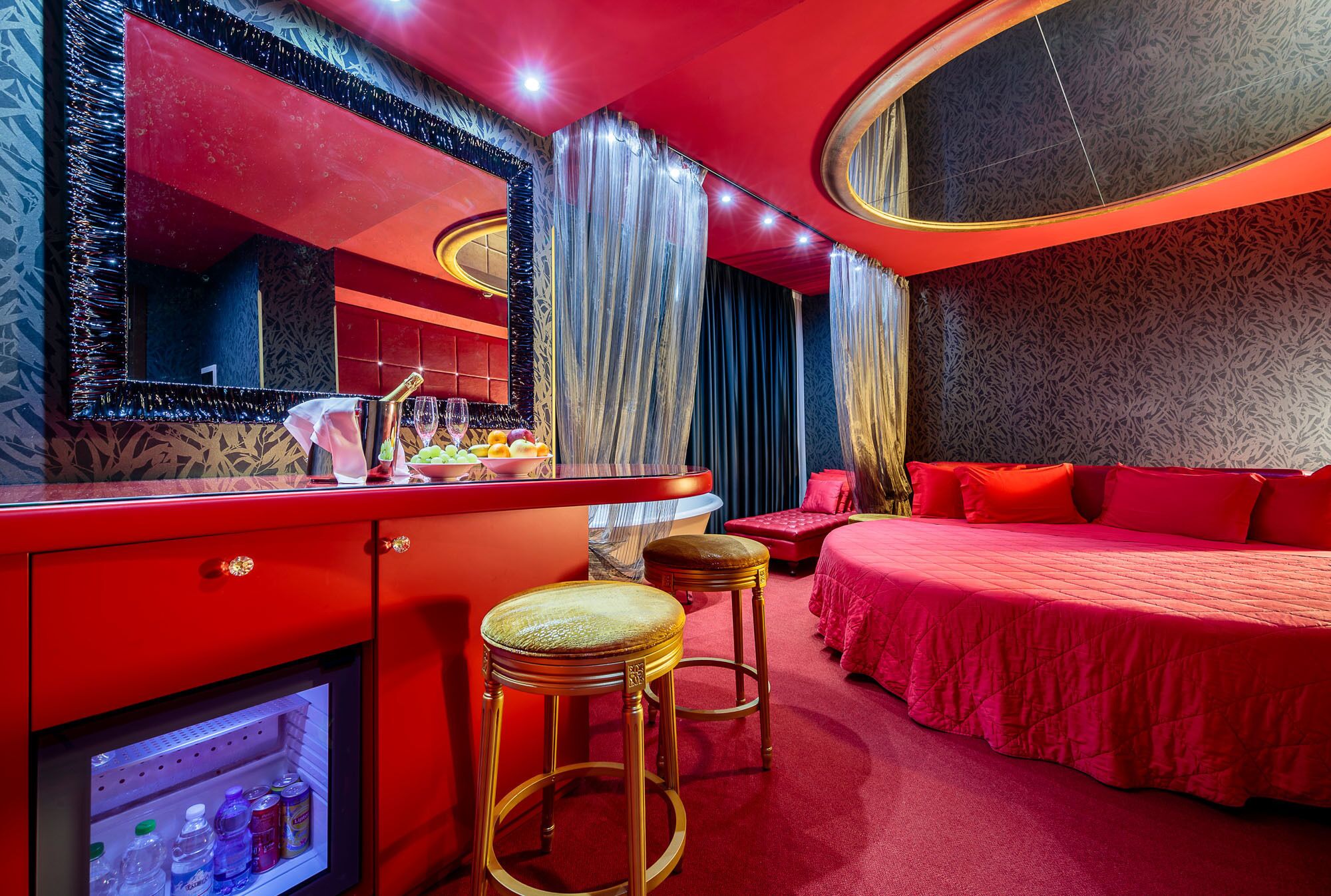 superior suite | 1 bedroom, premium bedding, down duvets, minibar