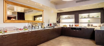 Base Hotel
