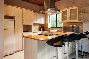 别墅 | 私人厨房 | 冰箱、微波炉、烤箱、炉灶