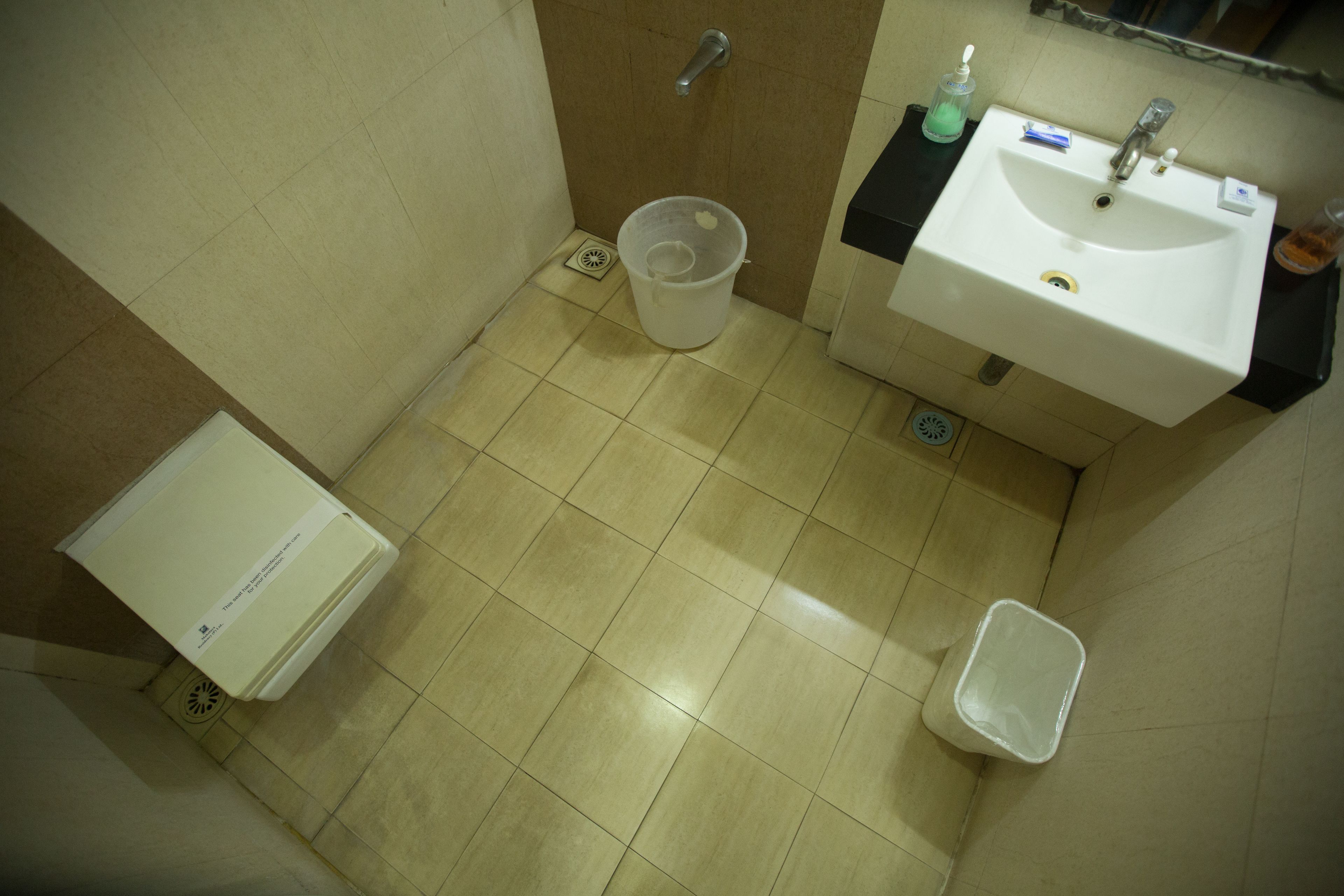 executive room | bathroom | towels