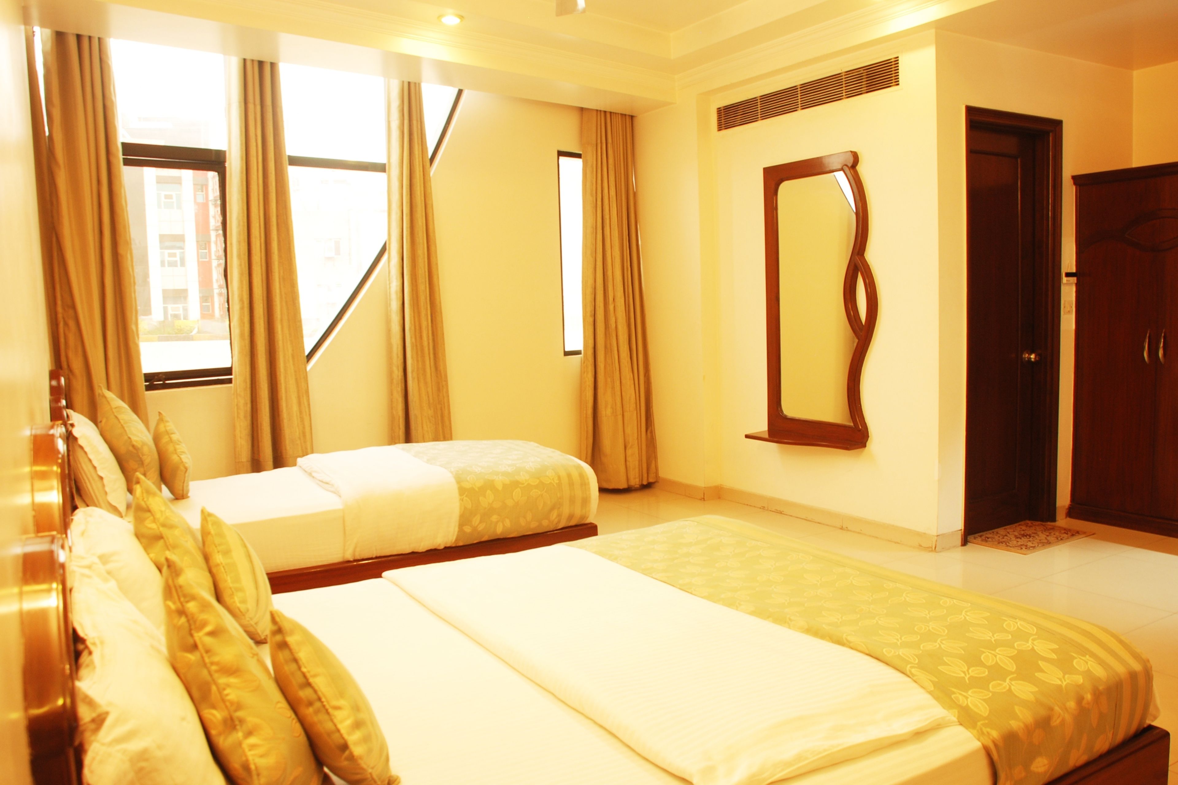 In-room safe, iron/ironing board, free WiFi