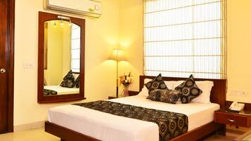 In-room safe, iron/ironing board, free WiFi