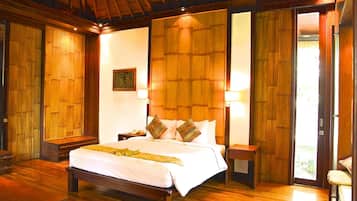 Deluxe Villa, 1 Bedroom | Minibar, in-room safe, individually decorated, individually furnished
