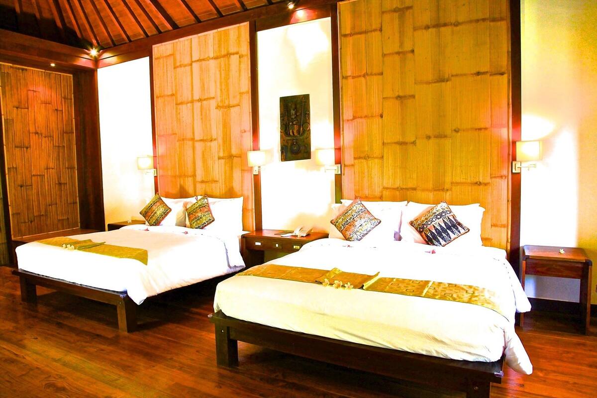 One Bedroom Suite Villa | Minibar, in-room safe, desk, rollaway beds