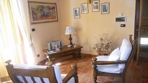 Unclassified image, 4 of 26, button - L'Uliveto (Montebuono)