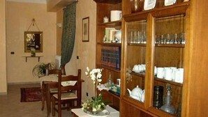 Unclassified image, 3 of 26, button - L'Uliveto (Montebuono)