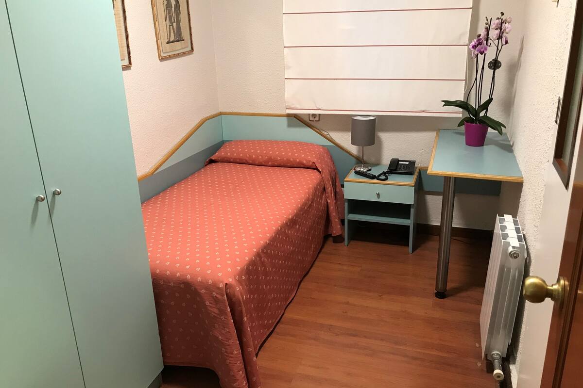 单人房 | 免费 WiFi、床单