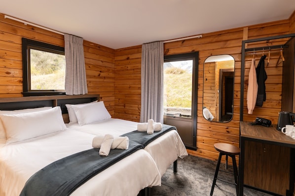 Hypo-allergenic bedding, individually decorated, individually furnished - Haka House Hostel – Aoraki Mt Cook (Mount Cook)