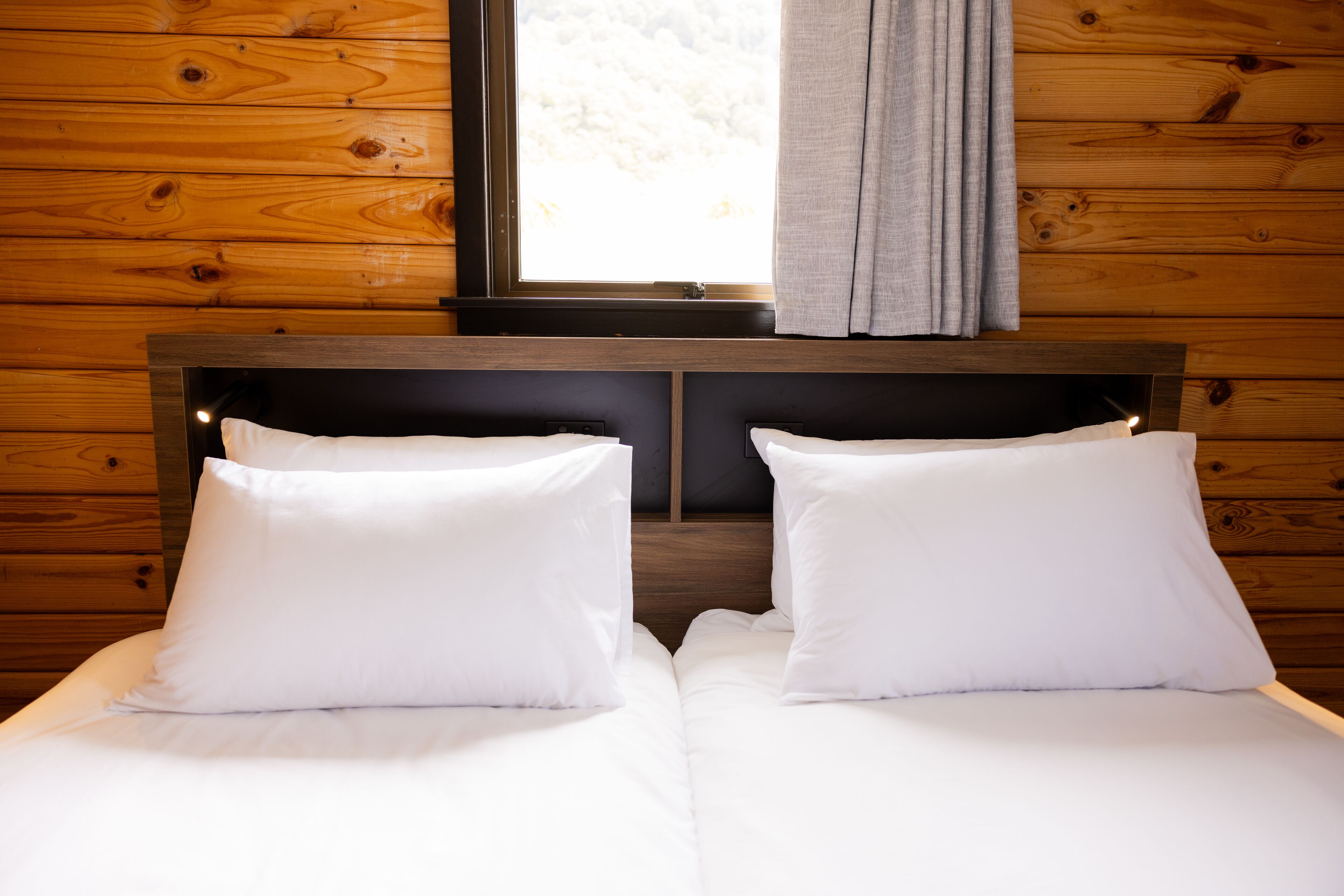 Twin Room (Shared Bathroom)