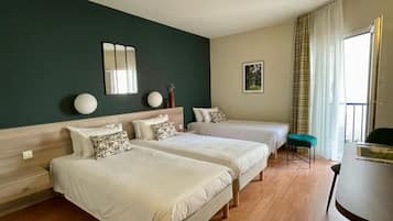 Triple Room, 3 Single Beds, Non Smoking, Balcony