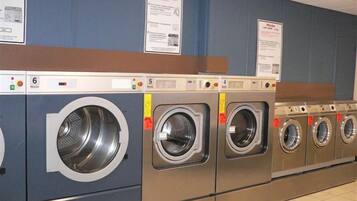 Ruang laundry