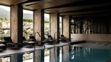 Indoor pool, pool loungers