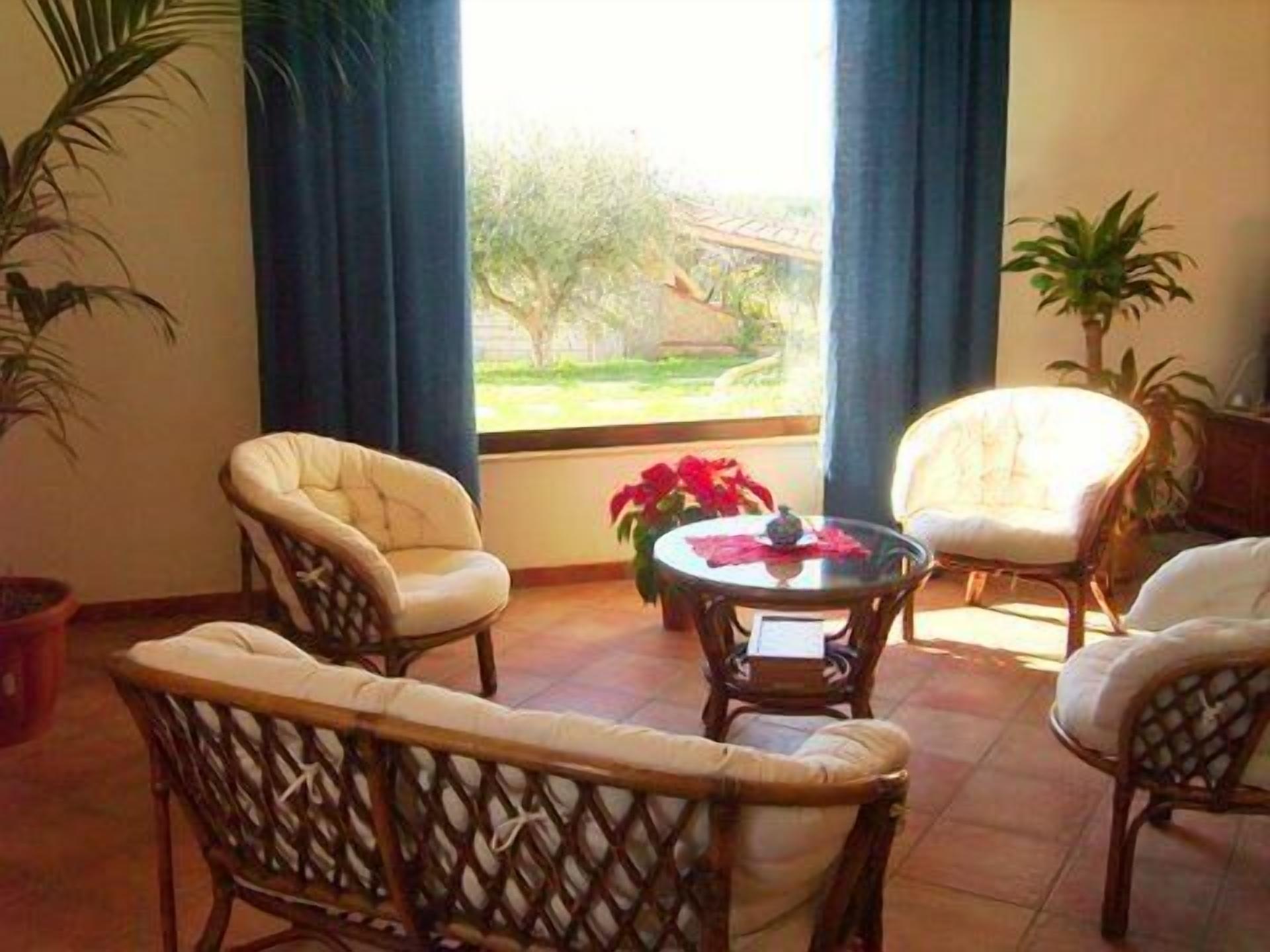 Coin salon dans le hall