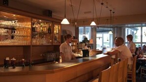Bar (on property) - Hotel Reutereiche GmbH (Stavenhagen)