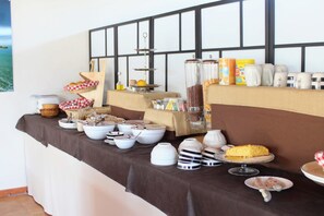 Ilmainen päivittäinen buffetaamiainen