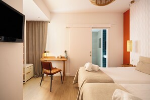 Cortinas blackout, tabla de planchar con plancha y wifi gratis 