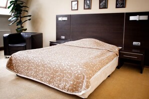 Desk, iron/ironing board, free WiFi, bed sheets