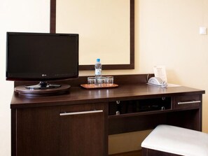 Desk, iron/ironing board, free WiFi, bed sheets