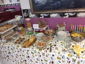 Desayuno continental todos los días (con cargo)