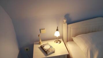 Hypo-allergenic bedding, in-room safe, desk, iron/ironing board