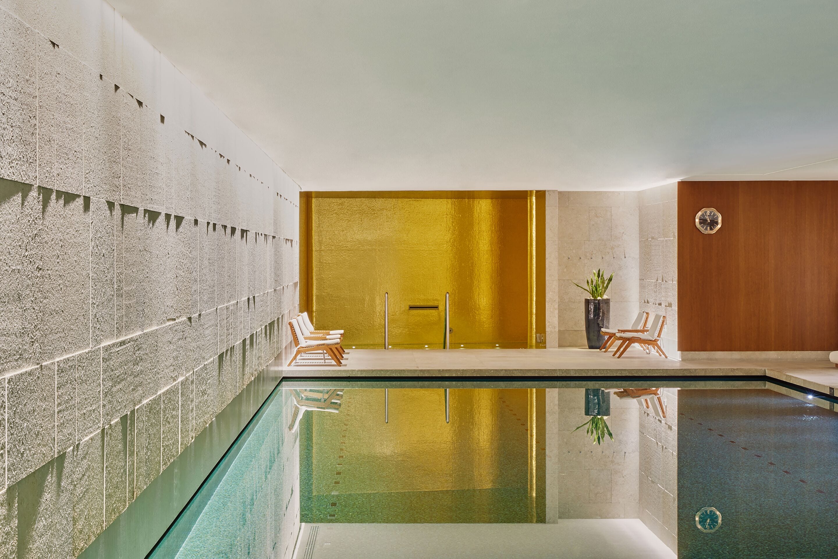 Couples treatment rooms, sauna, steam room, body treatments