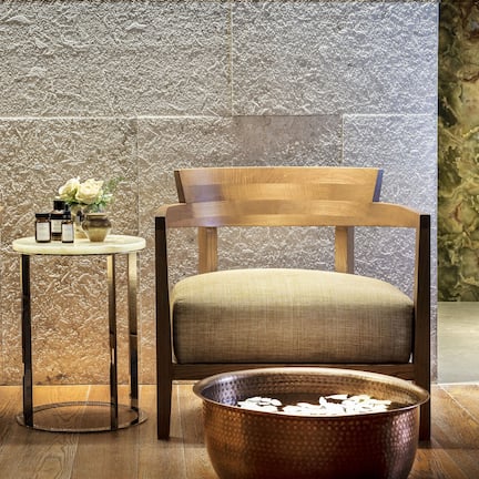 Couples treatment rooms, sauna, steam room, body treatments