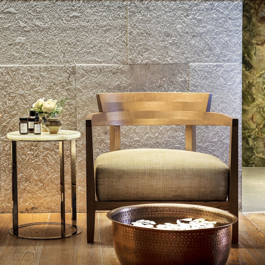 Couples treatment rooms, sauna, steam room, body treatments