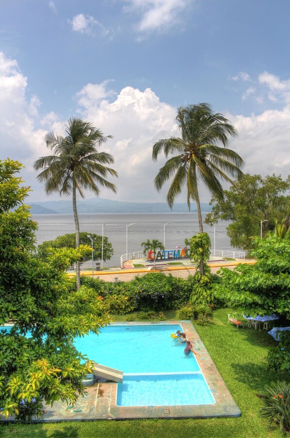 Outdoor pool, sun loungers