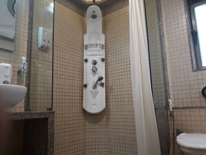 Deluxe Oda, 1 Çift Kişilik Yatak | Banyo | Saç kurutma makinesi, terlik, havlu 